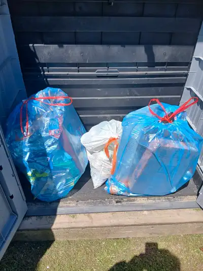 I do lots of different jobs I own a truck and trailer I can deliver stuff or I can do dump run I hav...