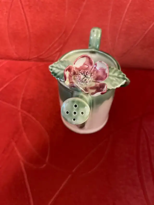 Decorative Ceramic Watering Can with Flower Accent587364604231045122