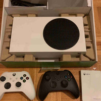 Brand new x box series S + controller and 2 TB hard drive 