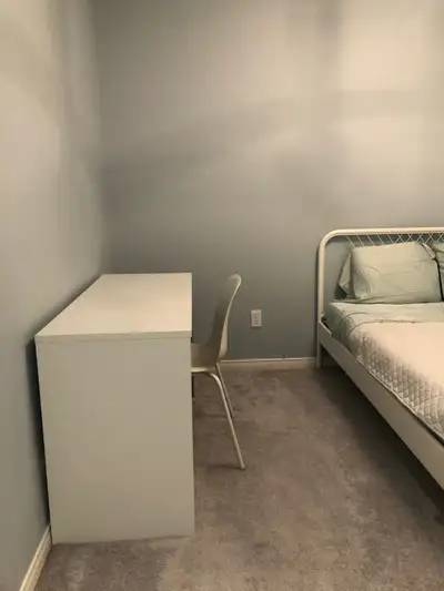 Room for rent to a female