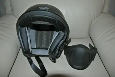 Bell Rogue motorcycle helmet- matte black.