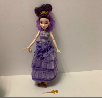 DISNEY DESCENDANTS Mal Coronation Isle of the lost doll