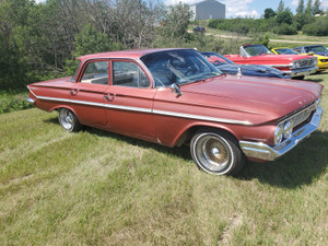 1961 Chevrolet Bel Air / 150 / 210