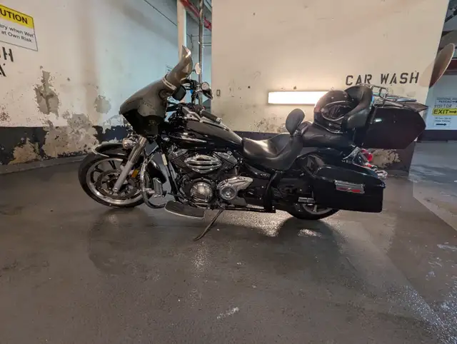 For Sale: 2011 Yahama V-Star 950 Tourer in Street, Cruisers & Choppers in City of Toronto - Image 6