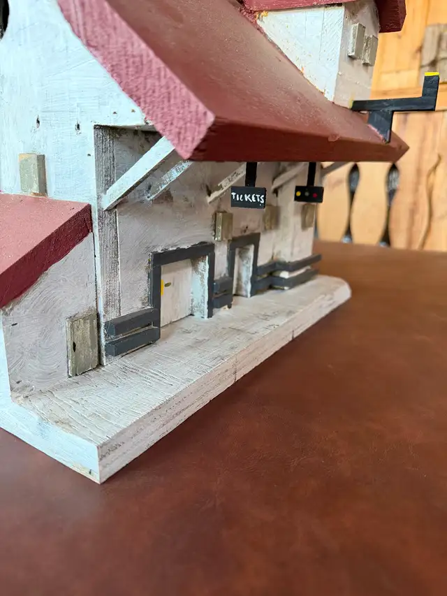 Vintage railroad station birdhouse in Other in Edmonton - Image 5