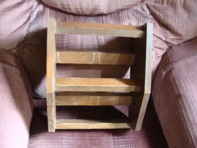 Wooden Cannister Holder in Home Décor & Accents in Trenton - Image 2