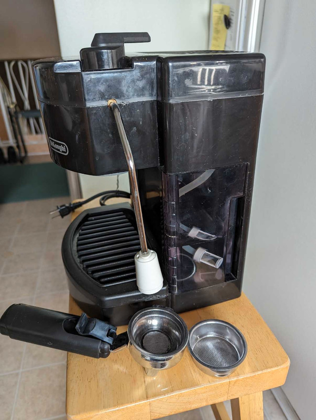 DeLonghi Type; Bar 16 U  espresso machine  in Coffee Makers in Calgary - Image 4