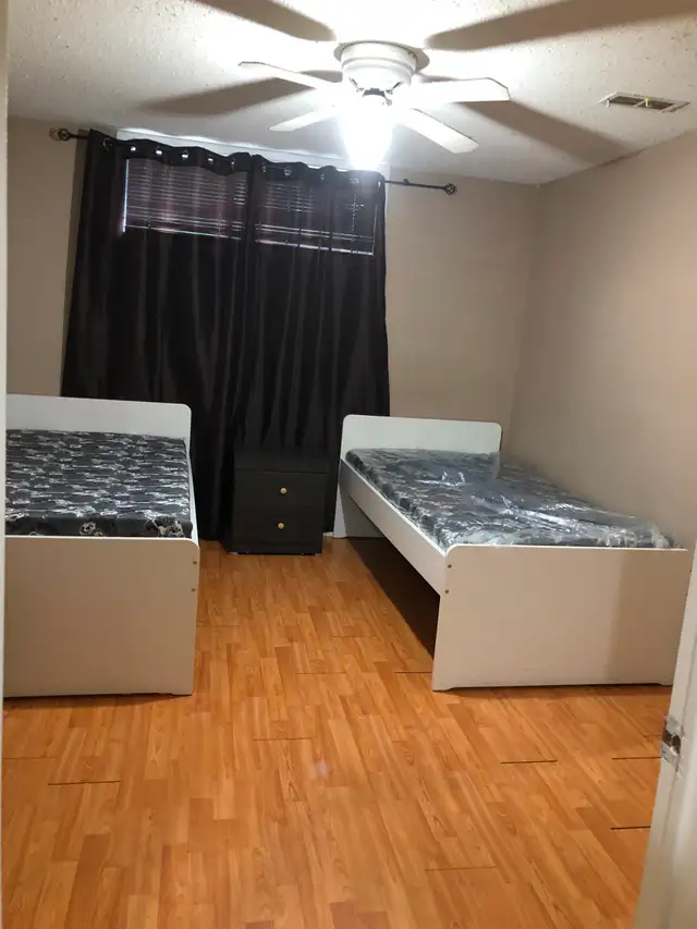 Room for rent in Room Rentals & Roommates in City of Toronto - Image 11