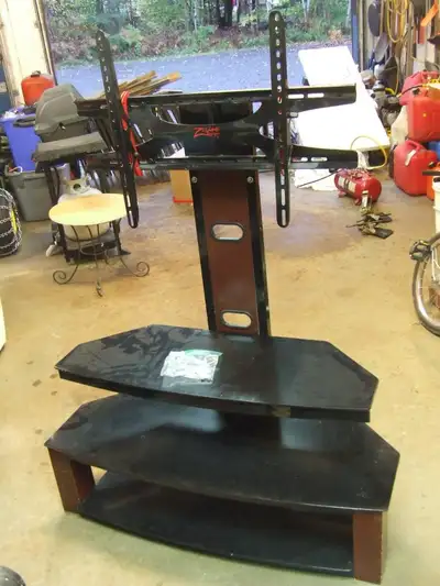 Z-Line Jaguar LCD Flat Panel TV Mount 3 in 1, View more