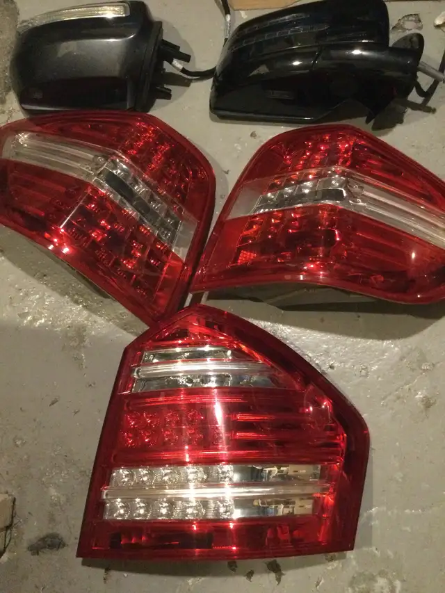Mercedes-Benz Grilles Parts Lights Mirrors BMW Lights Wagons in Auto Body Parts in City of Toronto - Image 8