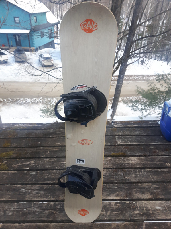 SNOWBOARD 148 CM WITH BINDINGS in Snowboard in Gatineau