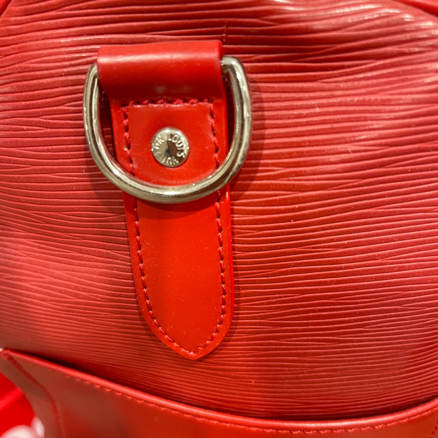 Supreme Louis Vuitton handbag ( Replica) in Men's in Markham / York Region - Image 3