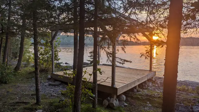 LAKEFRONT COTTAGE on Rodick Lake, Private in Quebec in Canada - Image 5