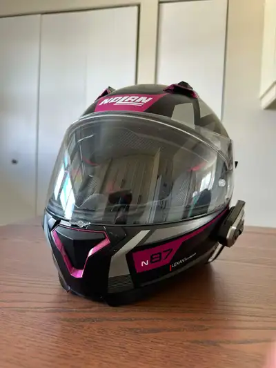 English follows La saison de la moto approche même si ça parait pas tant! Je vends un casque Nolan N...