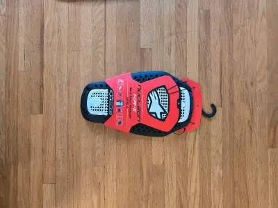 Never used back protector meant to go inside a jacket. Perfect for a size medium to small or womens...