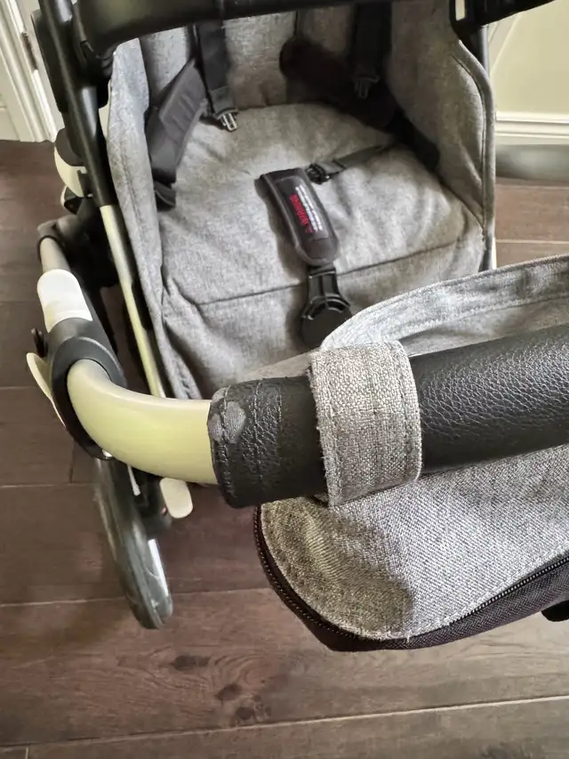 Stroller Bugaboo Fox 2 Grey Melange with Seat, Bassinet and Acce in Strollers, Carriers & Car Seats in London - Image 9