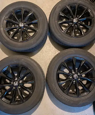 For Sale: OEM 18” Gloss Black Honda Wheels with Hankook Kinergy GT Tires (CR-V Fitment) RIMS: OEM Ho...