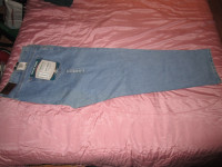 jeans neuf Denver Hayes 54-56 x 32  20 $ AUBAINE !
