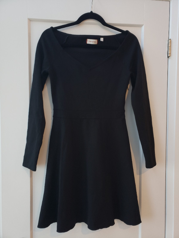 Sunday's Best Women's Black Elastic Dress Size Medium in Women's - Dresses & Skirts in Markham / York Region
