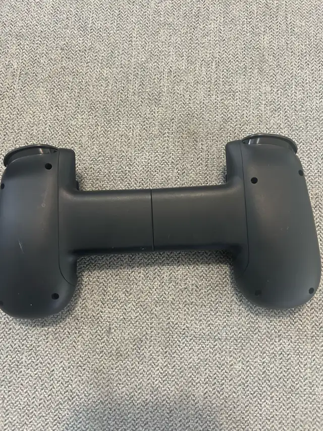 Back Bone Gaming Controller582841682813921281