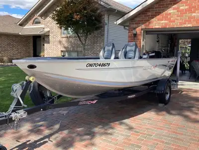 2020 Alumacraft Classic 165 tiller with matching trailer and Evinrude 60hp E-Tec. Includes Garmin Ec...