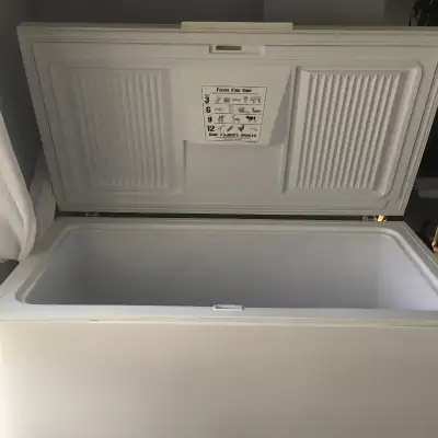 10 cubic foot chest freezer External Measurement: 42x35x22” White, heavy duty Brand: Kenmore $240 Ca...