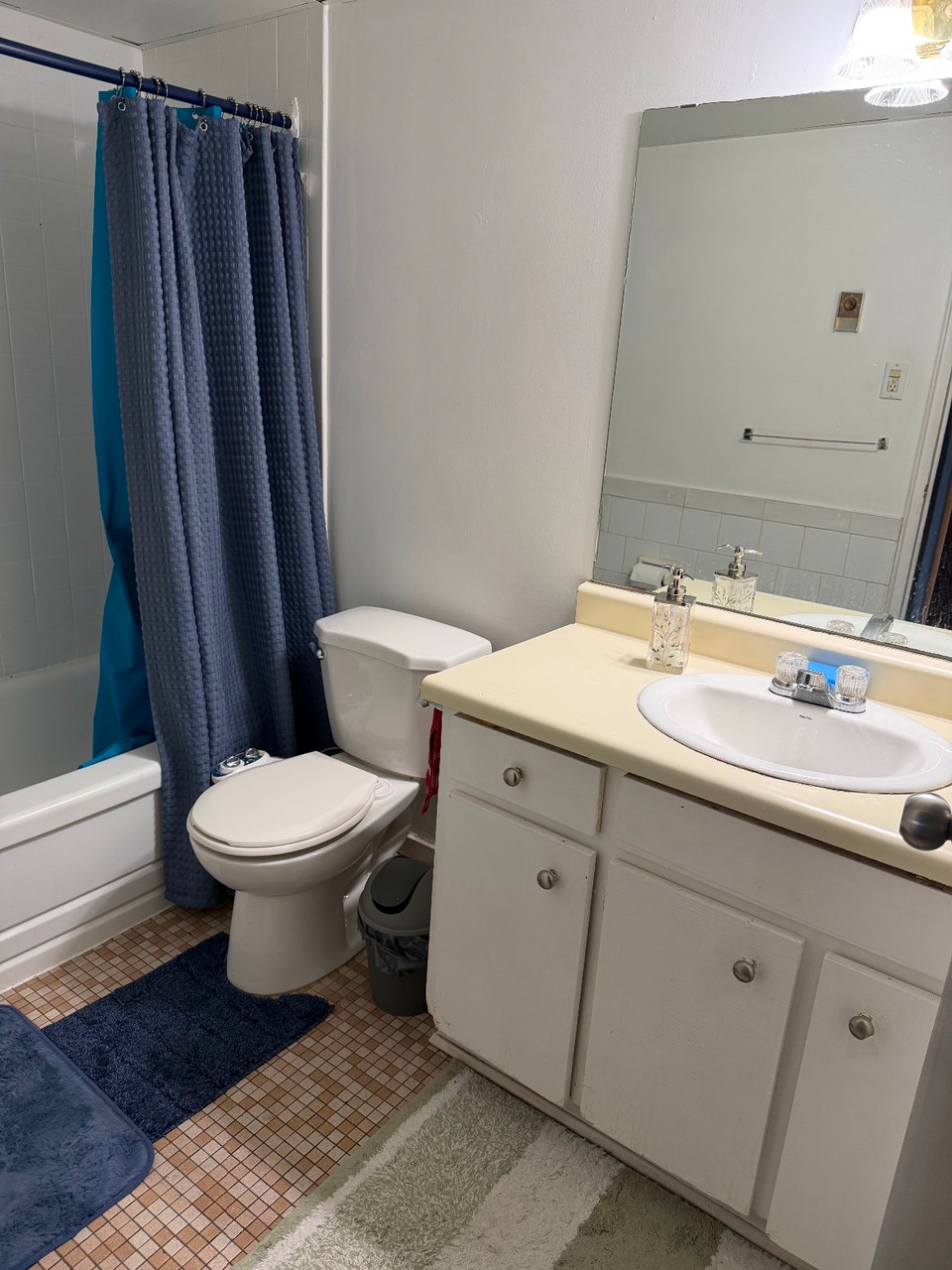 2 bedroom Apartment - available from October 1 5