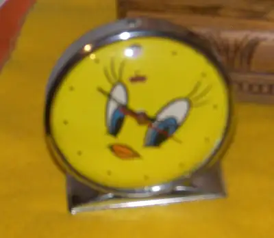 Tweedy and Sylvester Alarm Clock Like New 1996 - Comes from a Smoke & Pet Free Home. Works Perfect ....