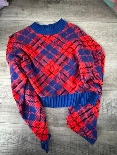 Forever 21 Medium Cropped Plaid Sweater, View more
