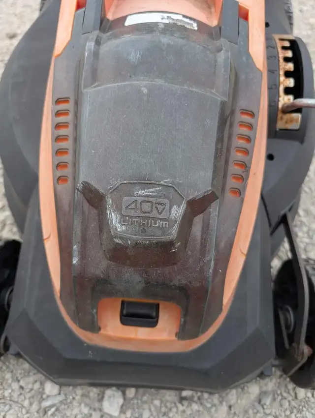 48 v lawnmower  in Lawnmowers & Leaf Blowers in Oakville / Halton Region - Image 2