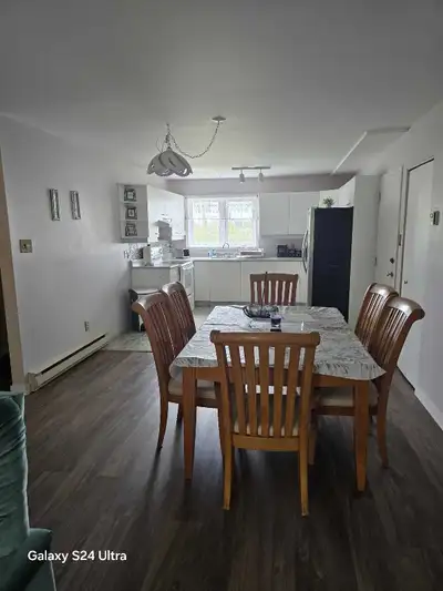 Chambre a louer temporairement (quelques mois ) seulement pour fille dans un grand 4 et 1/2 rez de c...