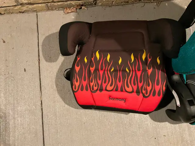 Childs Booster seat Perfect condition not expired for sale in Strollers, Carriers & Car Seats in London - Image 2