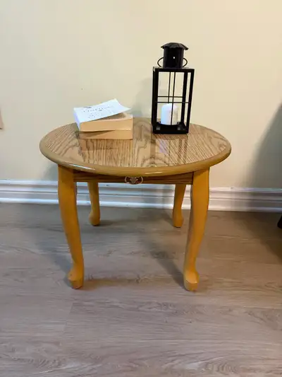 Vintage Round Oak-Style End Table / Side Table, View more