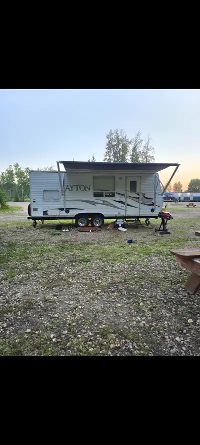 2007 Skyline Layton 24ft in length,thick rubber roof,many new parts an receipts to show, light weigh...