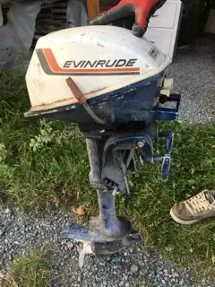 Moteur de Bateau hors-bord ou chaloupe de marque Evinrude 4hp in Powerboats & Motorboats in Laval / North Shore - Image 5