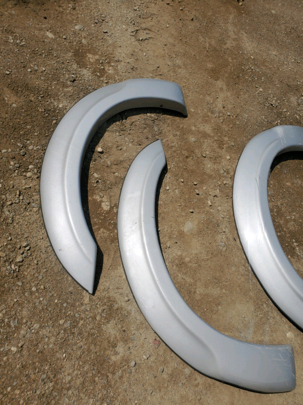 Fender Flares Ford 99-07 Superduty in Auto Body Parts in Kamloops - Image 4