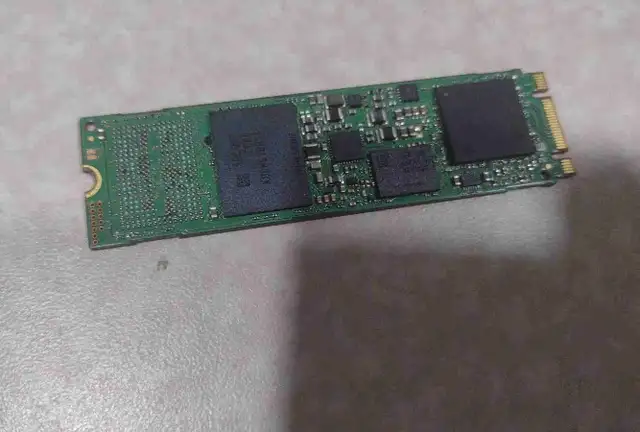 Samsung MZNLN512HAJQ M.2 SATA 512gb SSD