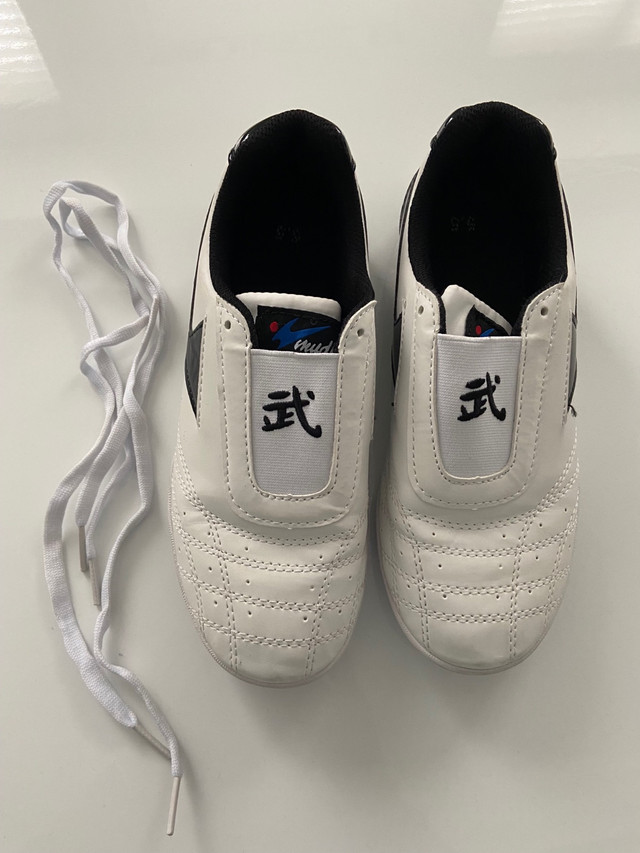Taekwondo Martial Arts Indoor Shoes Size 5.5 in Other in Mississauga / Peel Region