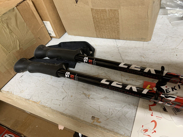 BRAND NEW Ski Poles LEKI TS  ATTACK 4.5 in Ski in Belleville - Image 3