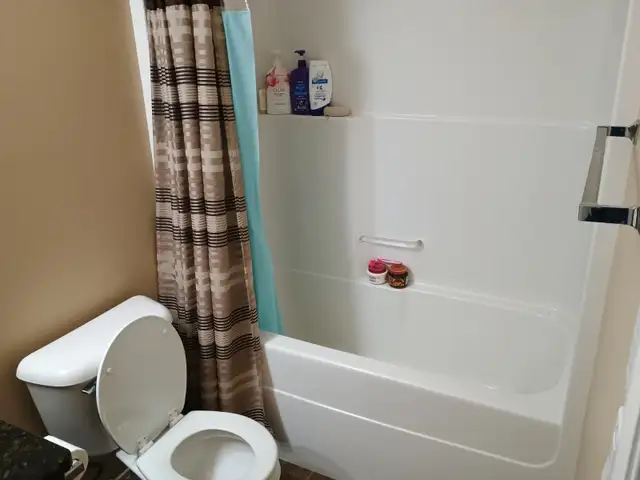 Room for Rent62863324892417122