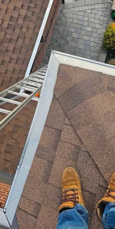 Gutter Replace/Gutter Guards/Gutter Cleaning  in Patio & Garden Furniture in Oakville / Halton Region - Image 5