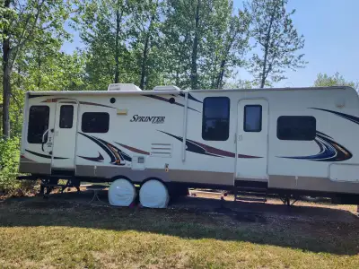 Trailer: - Two 30Lbs propane tanks - Trailer never been towed anywhere but from dealership to lot wh...