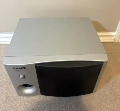 YAMAHA SUBWOOFER SPEAKER IN GREAT CONDITION , View more