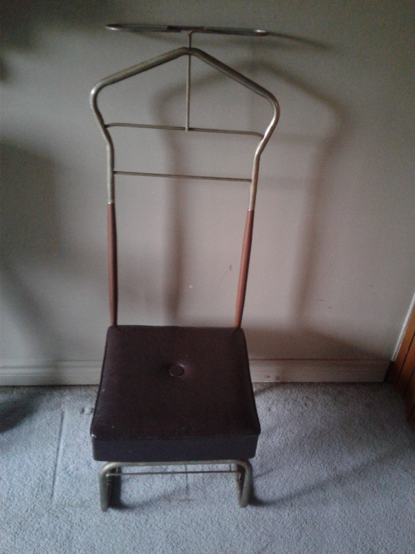 Antique Low Seat in Arts & Collectibles in St. Catharines - Image 2