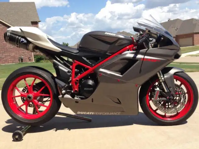 Ducati oem10 spoke Rear Wheel rim monster 848evoSF.Hyper.748,996 in Other in Barrie - Image 10