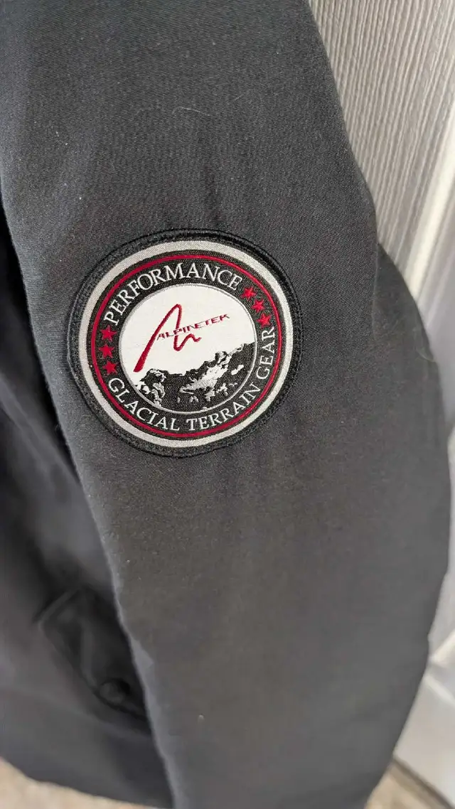 Alpinetek Womans Jacket in Women's - Tops & Outerwear in Oshawa / Durham Region - Image 5