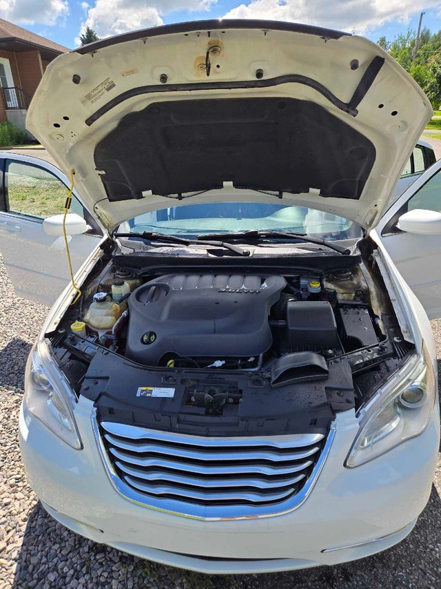 Chrysler 200 2014 V6 — photo 5