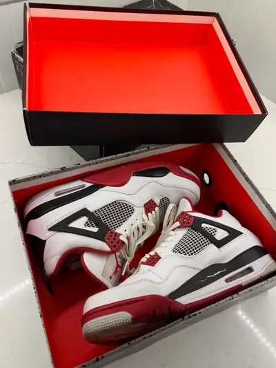 Jordan 4 Fire Red - US 11, View more
