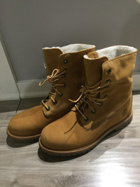 WOMEN'S TIMBERLAND WATERPROOF ROLL-TOP BOOTS SIZE 10