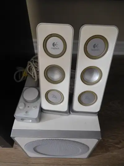 Haut parleurs Logitech z 4, View more